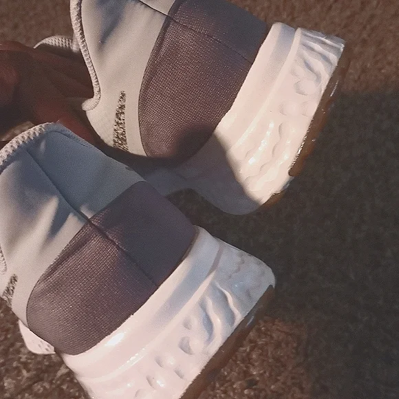 Nike Revolution 5 Premium Wolf Grey- size 11.5 men - Picture 7 of 10